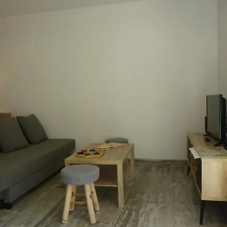 Saint-pierre-de-rivière, 3 Pièces, 5 Personnes - Fr-1-419-295 *